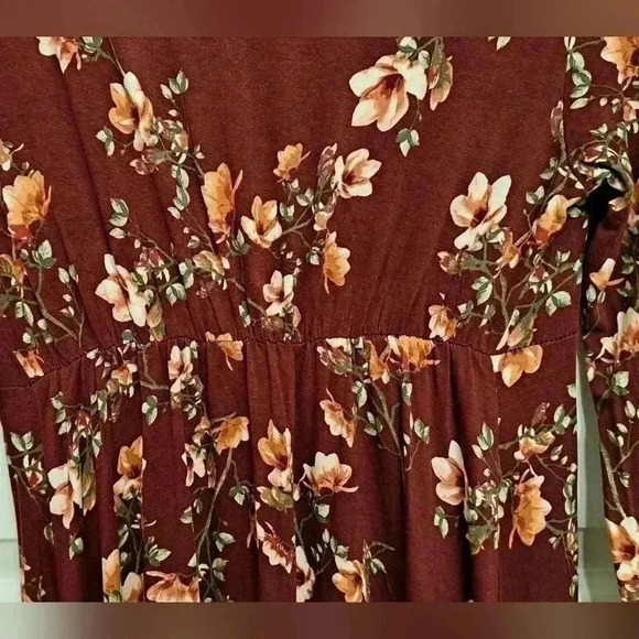 ❤️ Pretty Xhilaration Burgandy Floral Dress Small Bell Sleeve Long  Sleeved - Picture 8 of 8